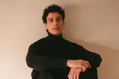 Adam DiMarco: Sharp Features, Quiet Confidence, and Scene-Stealing Screen Appeal Adam DiMarco: Sharp Features, Quiet Confidence, and Scene-Stealing Screen Appeal