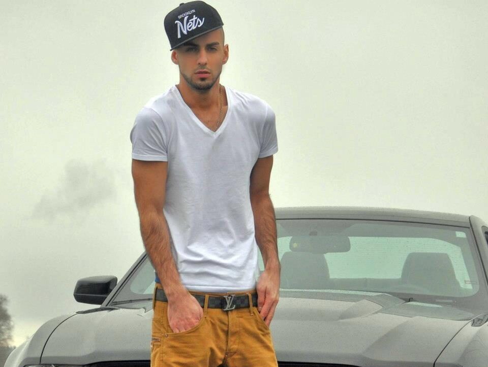 Omar Borkan Al Gala: Striking Features, Poetic Confidence, and Desert-Born Allure