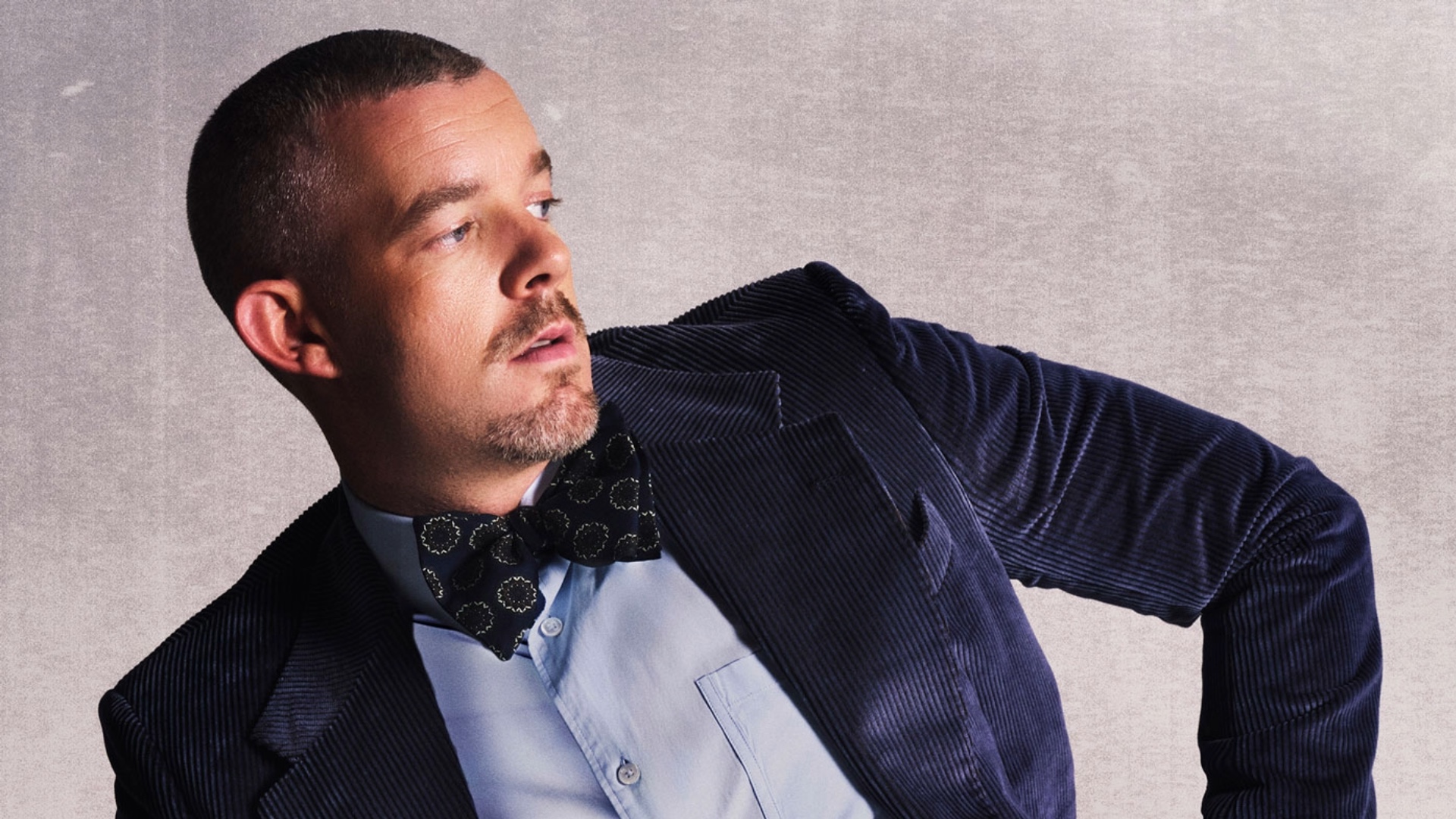 Russell Tovey: Smart Charm and Quiet Confidence