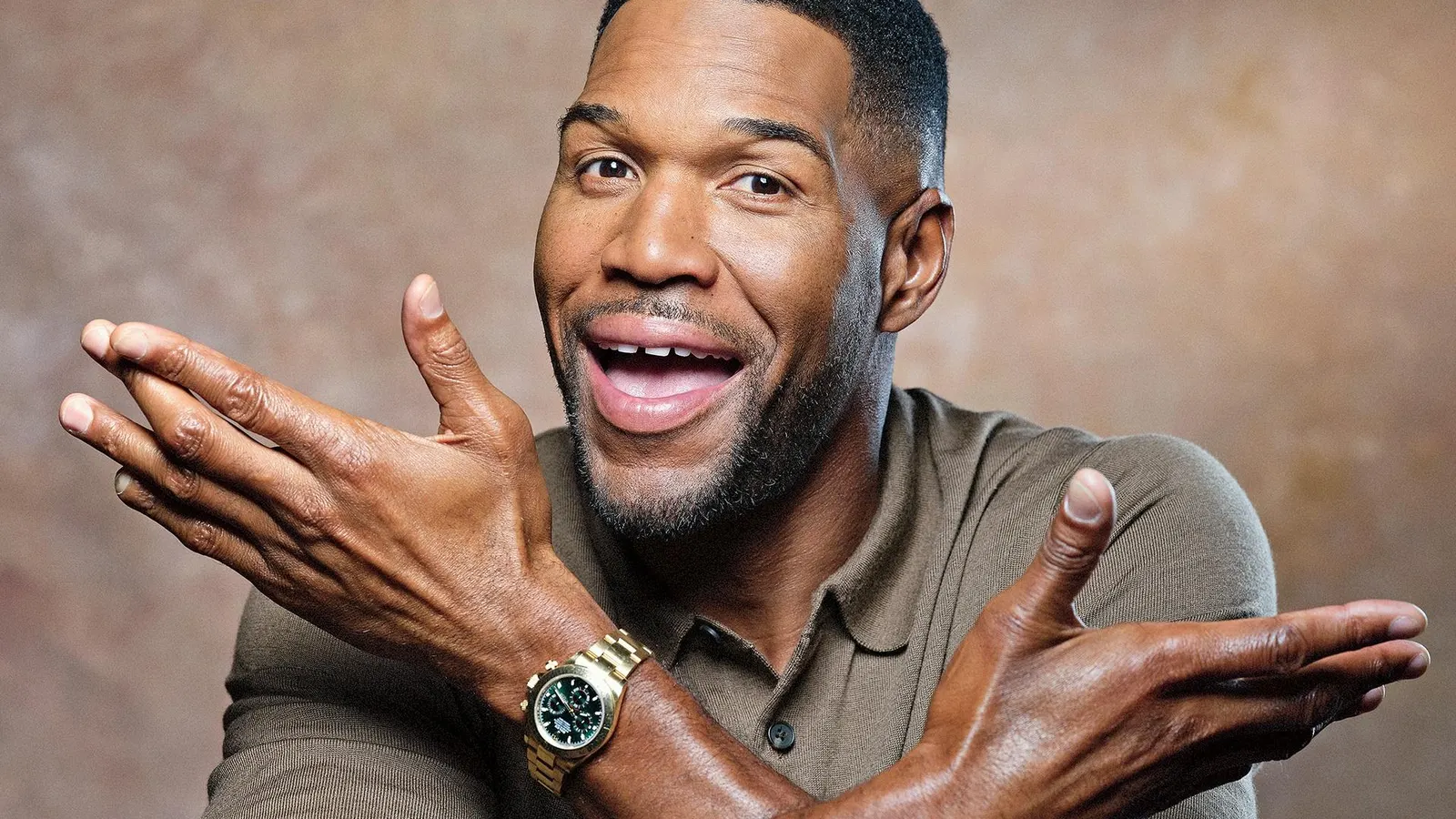 Michael Strahan: Power Build and Prime Athletic Presence