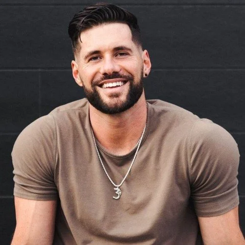 Aaron Abke: Spiritual Depth and Calm Authority