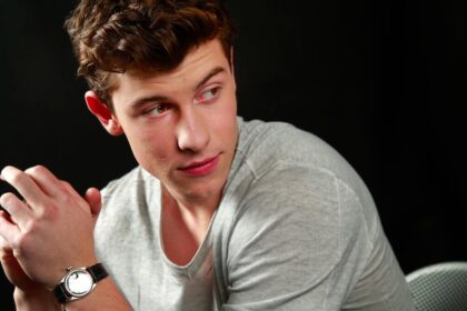 Shawn Mendes: Pop Heartthrob and Stadium Swagger