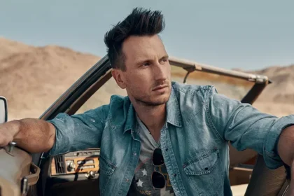 Russell Dickerson: Southern Energy and Chart-Topping Charm Russell Dickerson: Southern Energy and Chart-Topping Charm