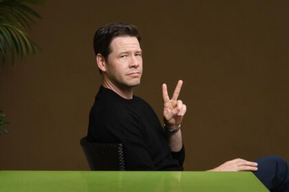 Ike Barinholtz: Smart Humor and Confident Edge