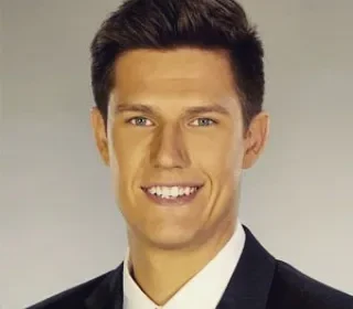 Trevor Ault: Rising News Anchor With Camera Confidence