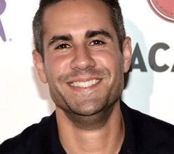 Victor Oquendo: Field Reporting and On-Air Confidence