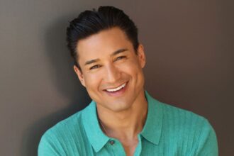 Mario Lopez: Latino Charm and Spicy Confidence